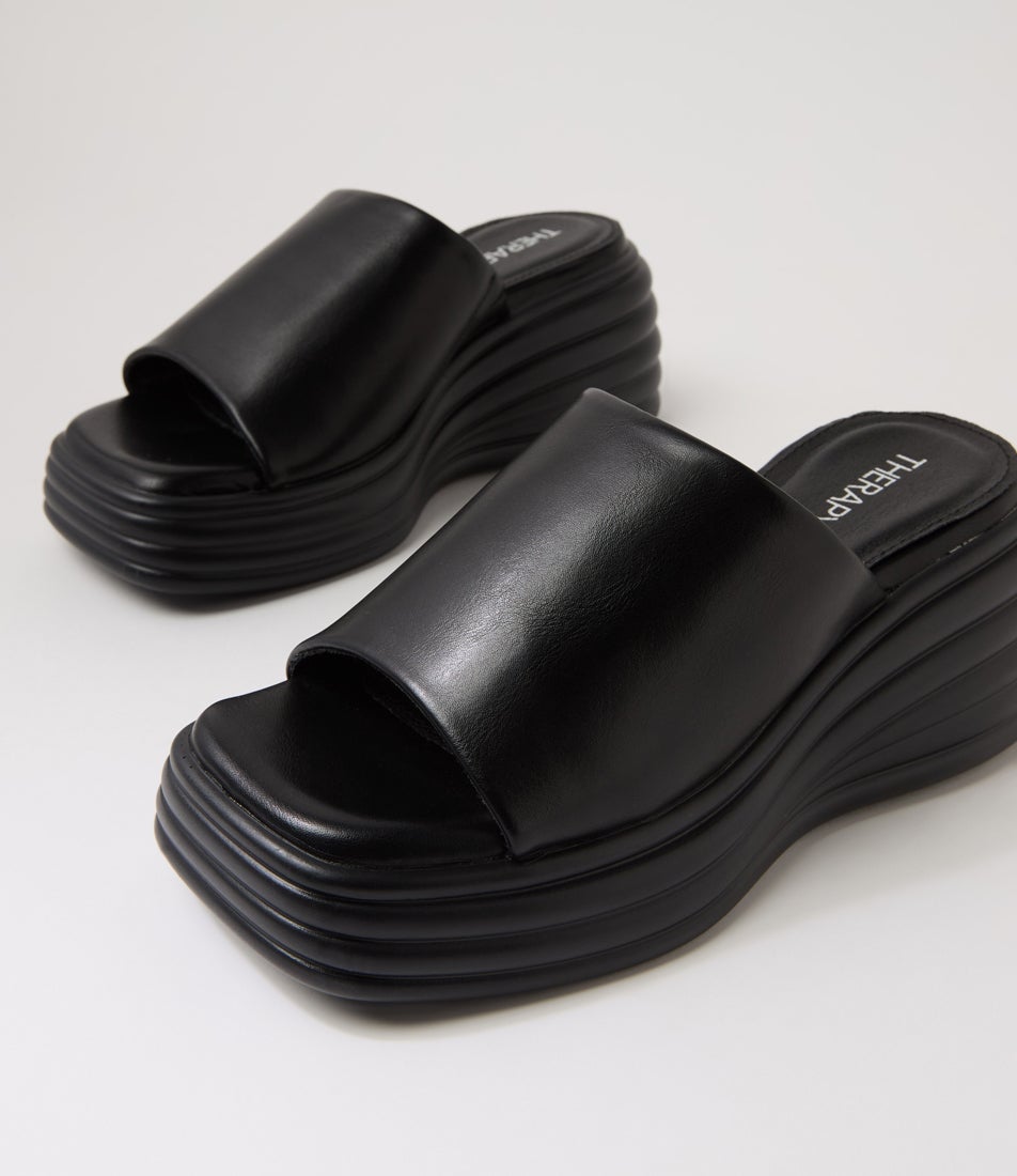 Flaunt Black Sandals