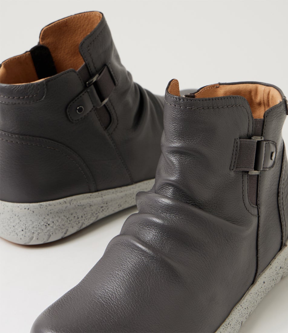 Solei Xf Charcoal Leather Ankle Boots