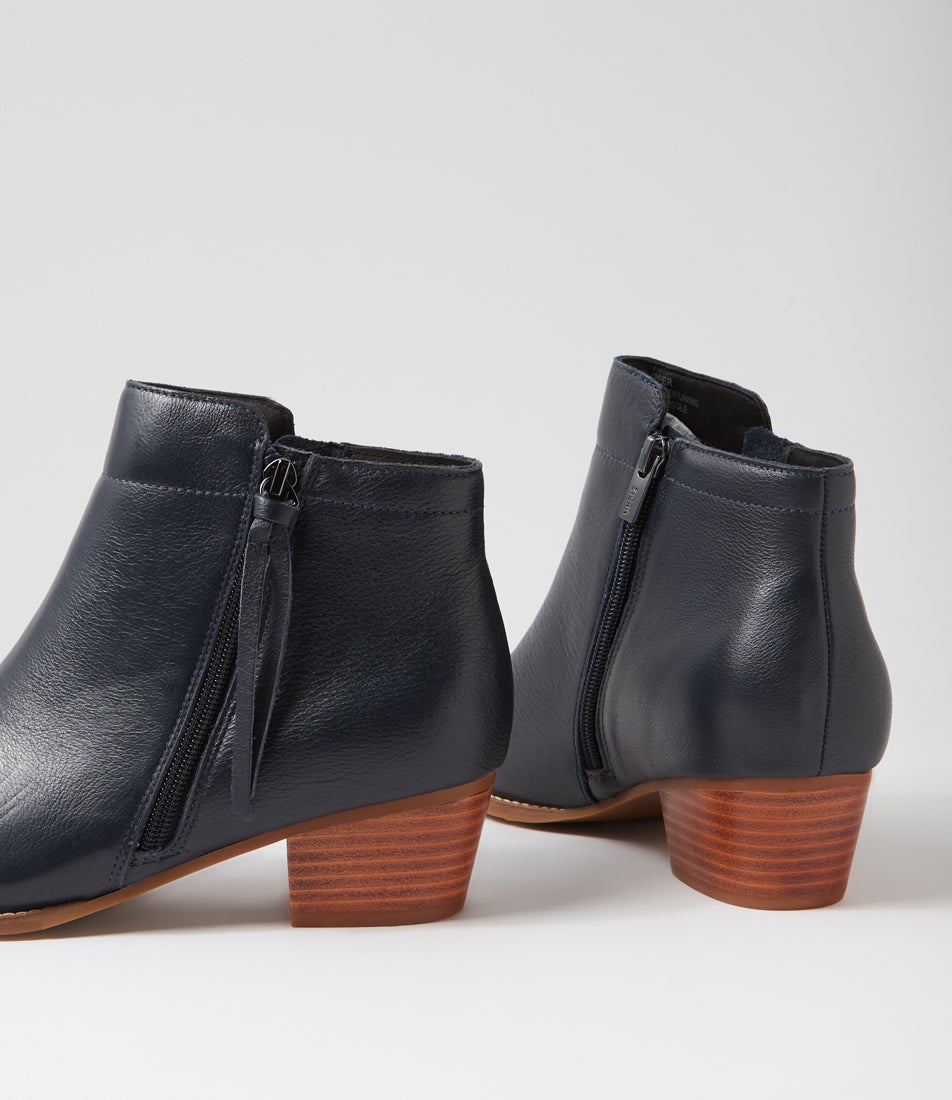 Vendas Xf Dark Navy Leather Ankle Boots