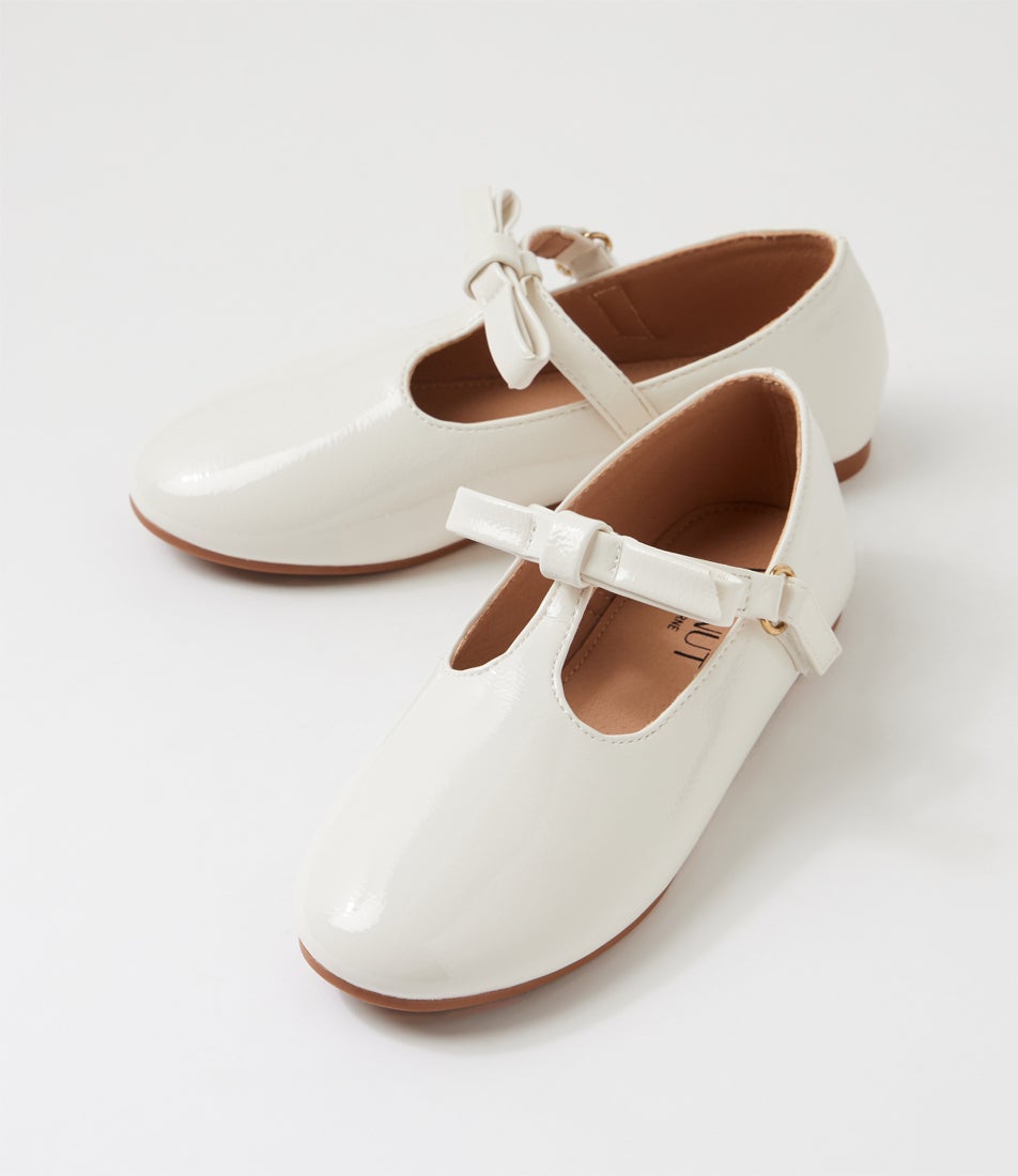 Aria Ballet Junior Cream Patent Leather Flat Shoes