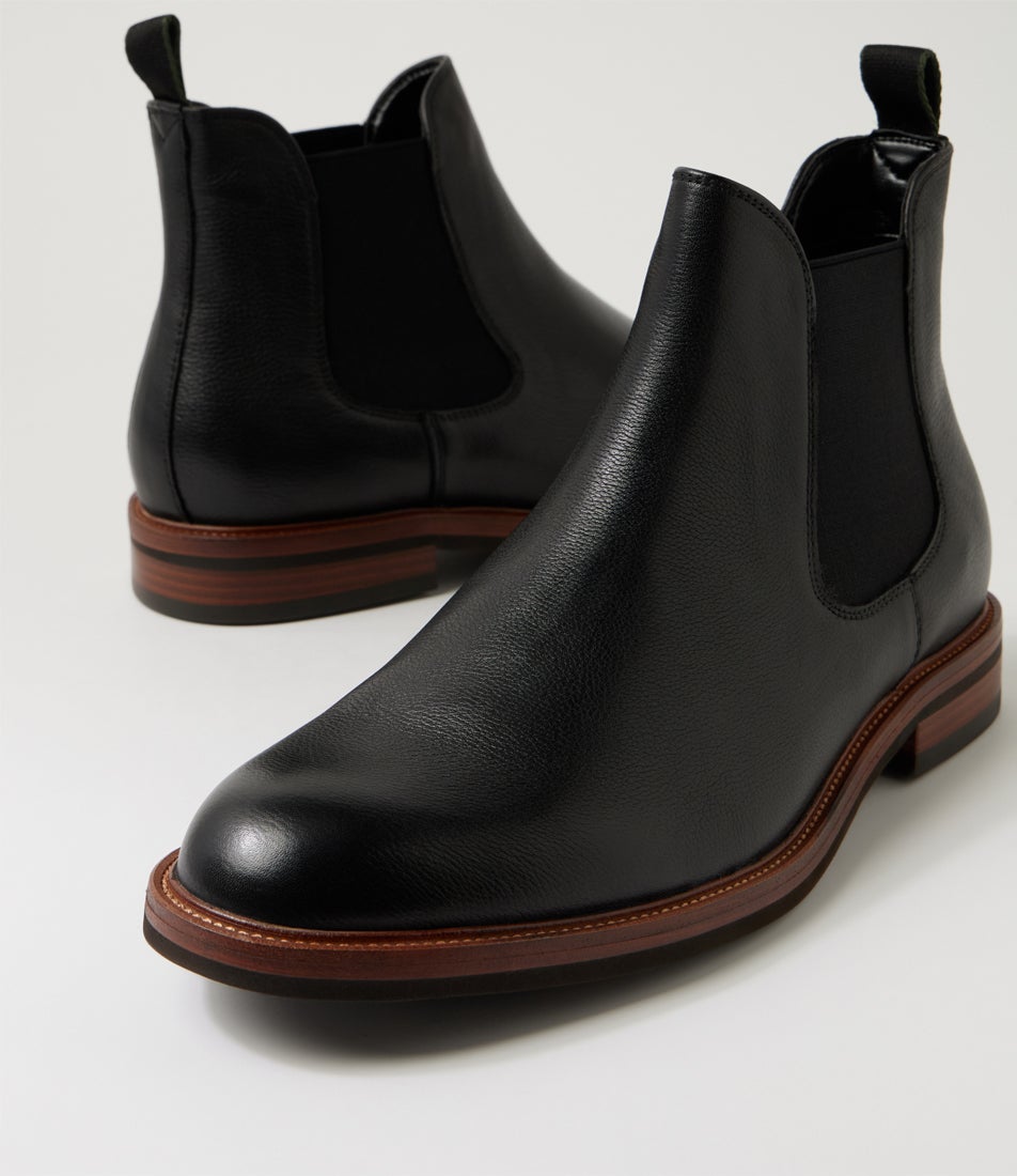 Nudge Black Leather Flat Shoes