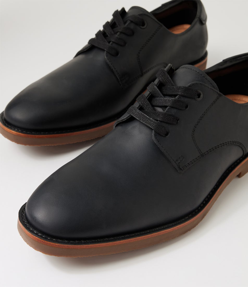 Gobi Black Oiled Leather Flat Shoes