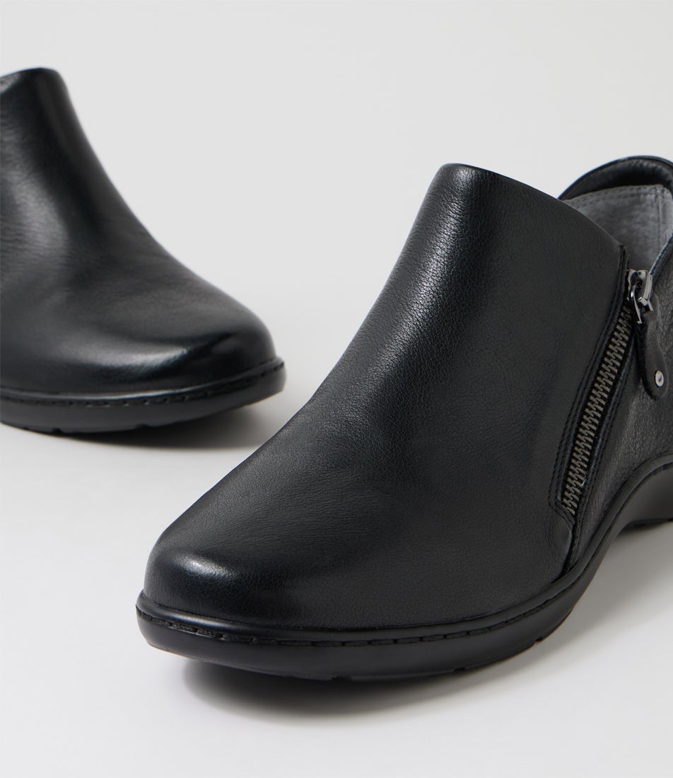 Wraye Xf Black Leather Ankle Boots
