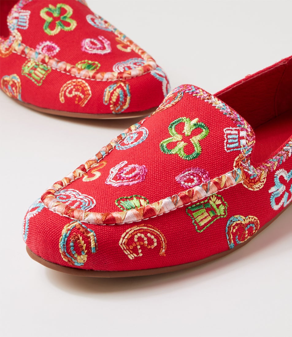 Teloe Red Embroidery Fabric Loafers