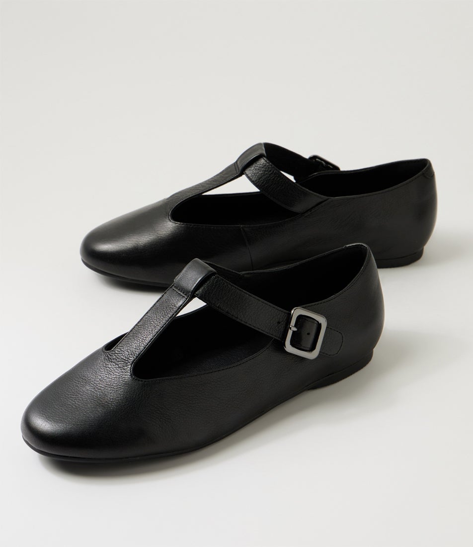 Blink Black Leather Flat Shoes
