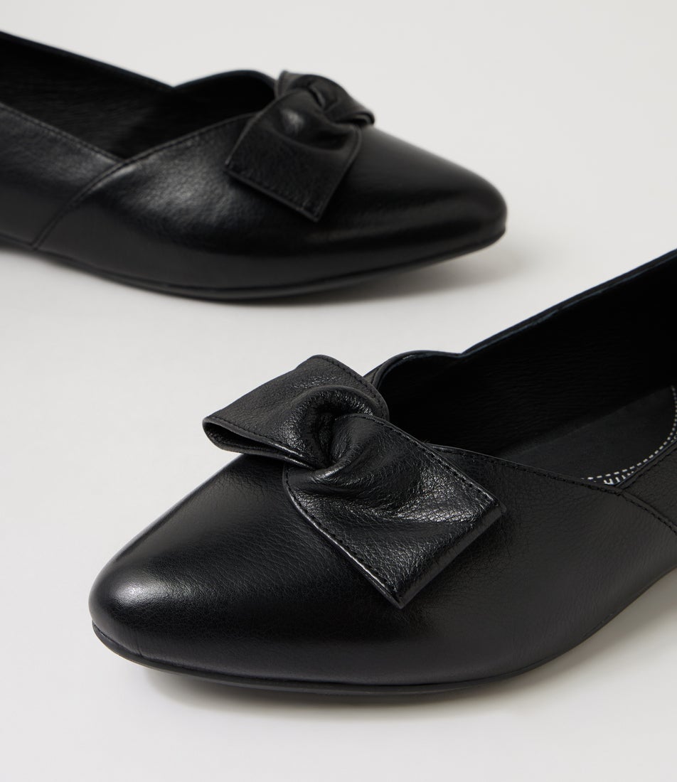 Lotcha W Black Leather Flat Shoes