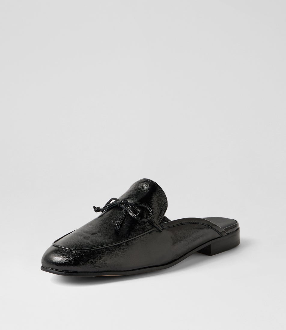 Irrino Black Crinkle Patent Flat Shoes