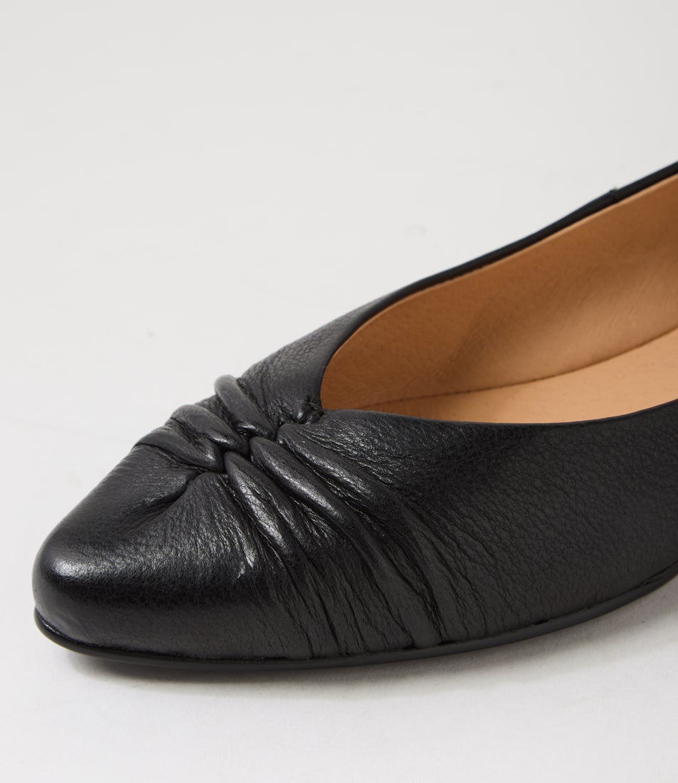 Carlas Black Leather Flat Shoes