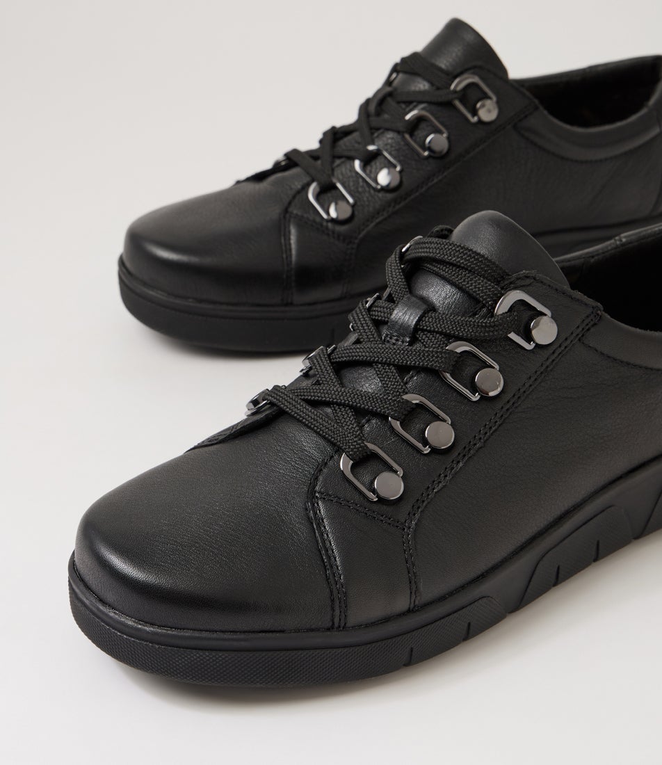 Theas D Black Leather Sneakers